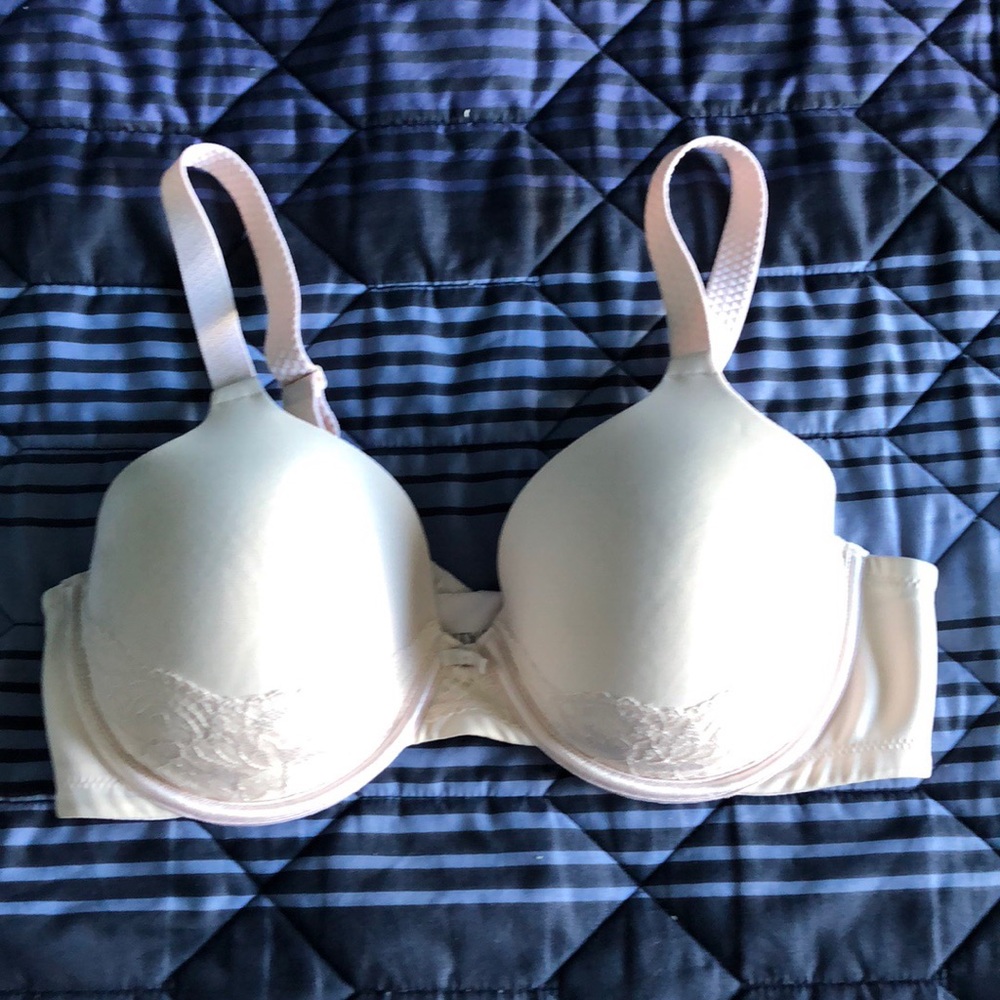 Used Women’s Padded Underwire Bra 36C
